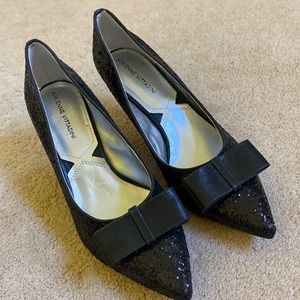 NWOT Adrienne Vittadini Black Sparkle Pump